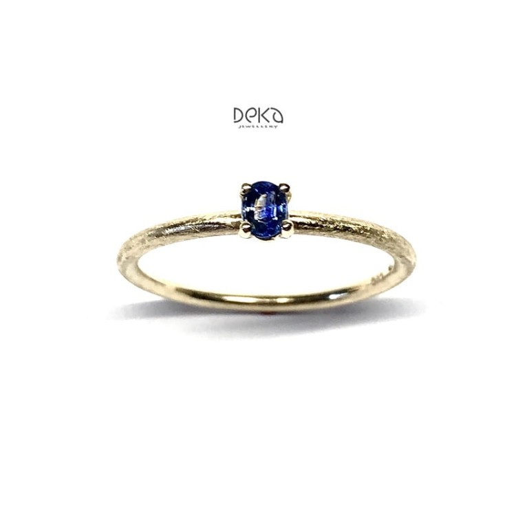 pierscionek z szafirem.jpg