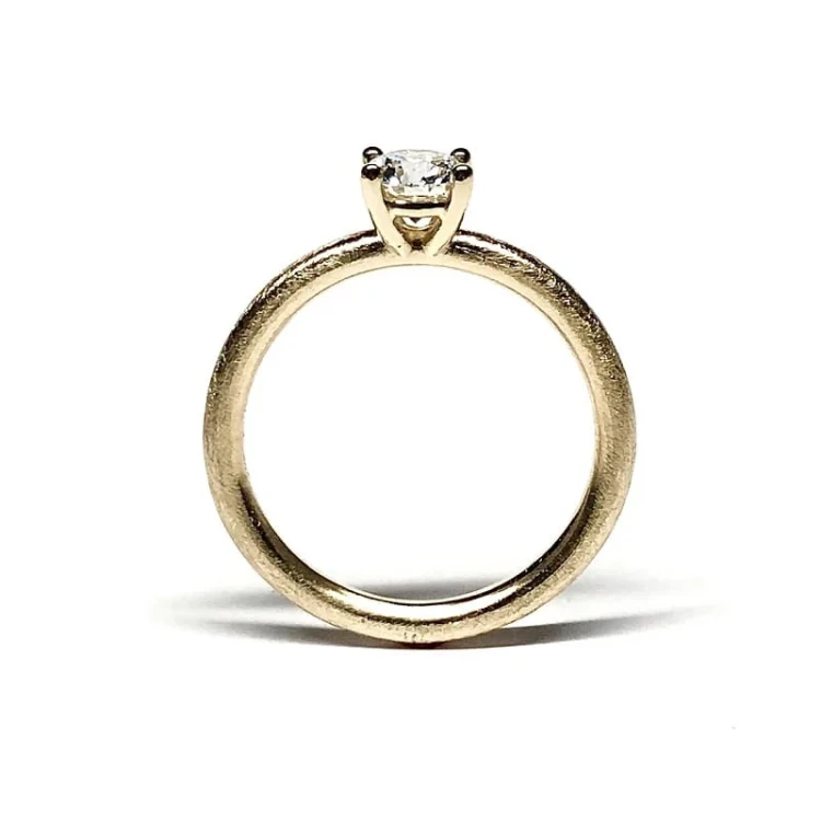 Pierścionek z brylantem 0,5 ct