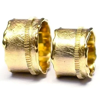 Złote obrączki ślubne