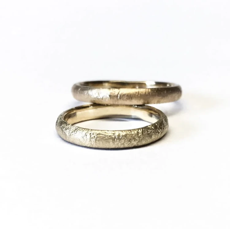Niepowtarzalne obrączki ślubne ze złota