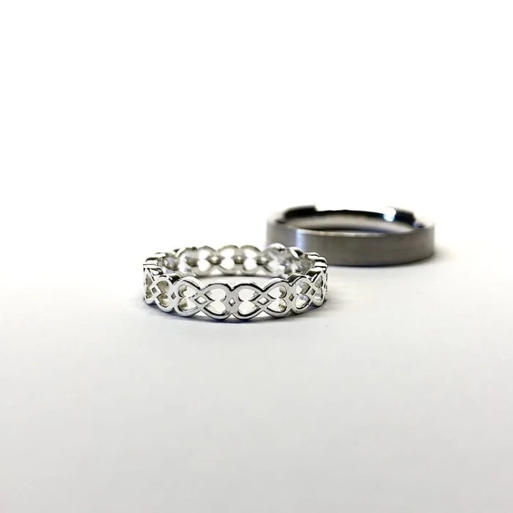 Obrączki ślubne z białego złota