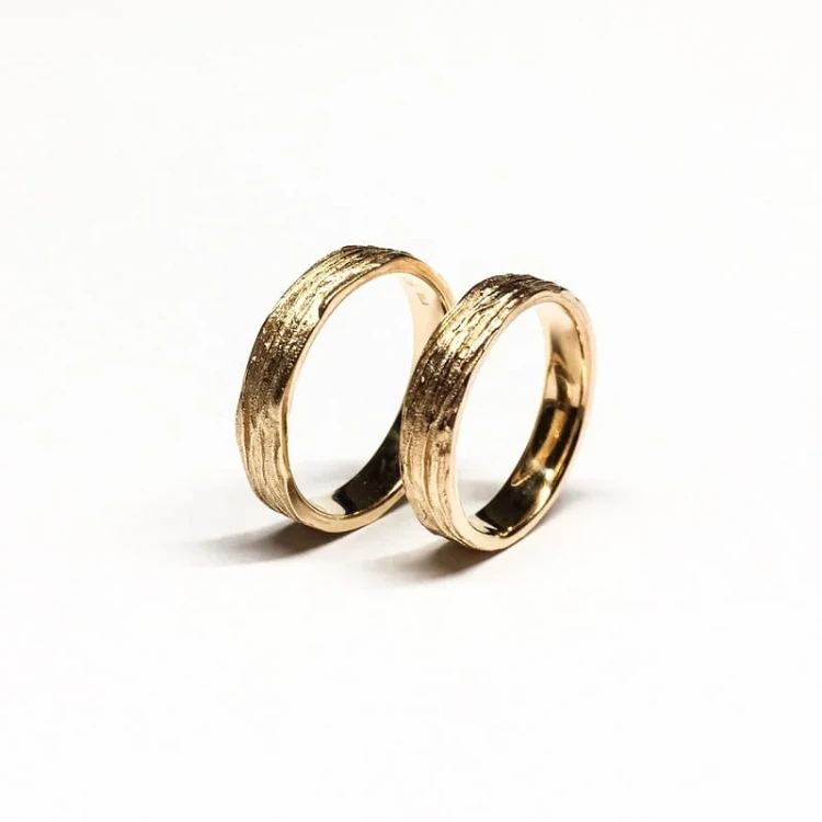 Obrączki inspirowane korą drzewa