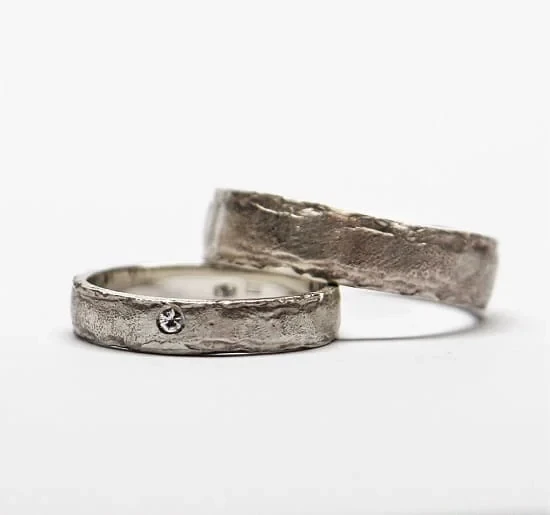 Złote obrączki ślubne