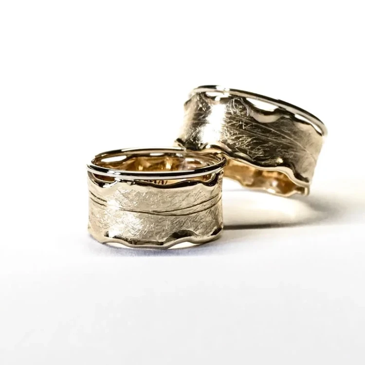 Obrączki z żółtego i białego złota