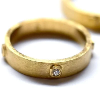 Obrączki ślubne z brylantami