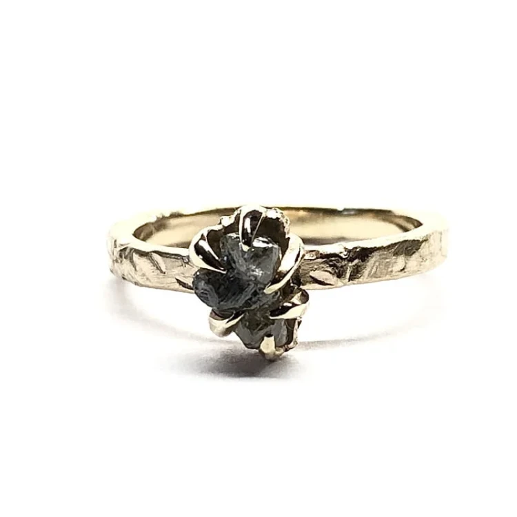 Pierścionek z diamentem, Deka Kraków