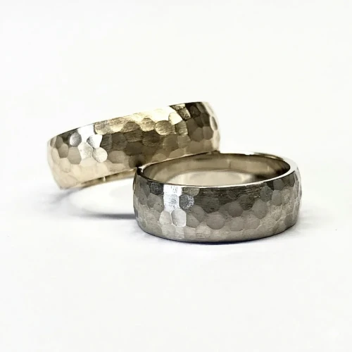 Obrączki z unikalną fakturą