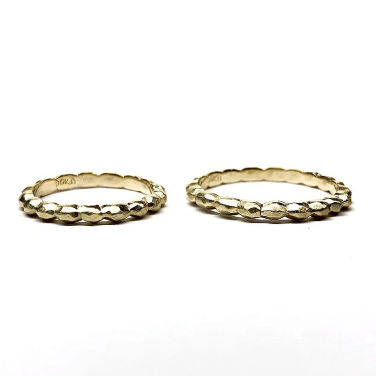 Złote obrączki ślubne